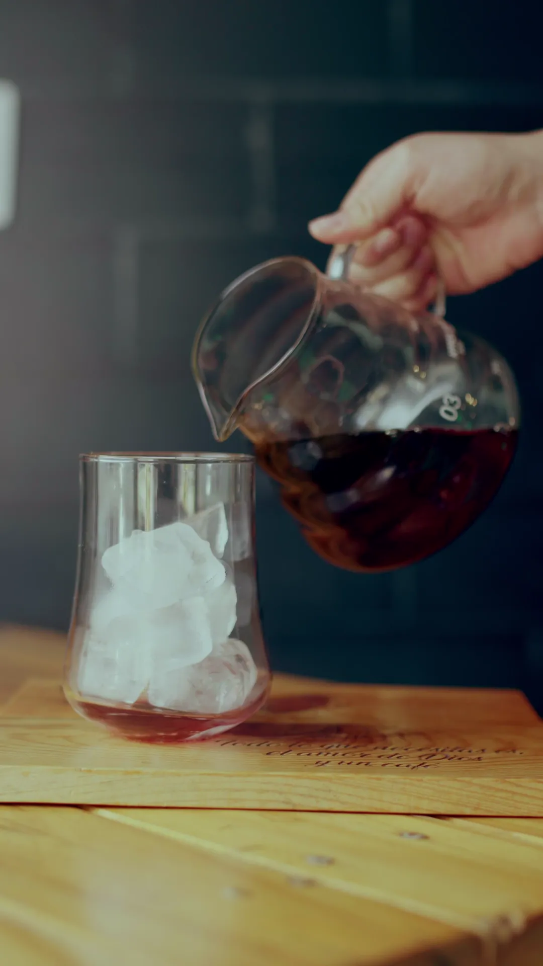 Cold brew servido sobre hielo · Abba Café